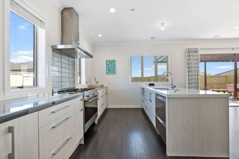 Photo of property in 92 Farringdon Avenue, Rototuna North, Hamilton, 3210