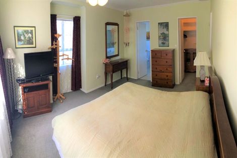 Photo of property in 64 Amapur Drive, Khandallah, Wellington, 6035