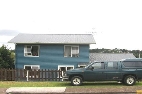 Photo of property in 13 Waverley Avenue, Glenfield, Auckland, 0629