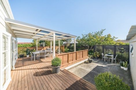 Photo of property in 15 Douglas Street, West End, Palmerston North, 4412