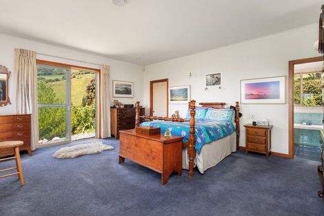 Photo of property in 5447 Christchurch Akaroa Road, Duvauchelle, 7582