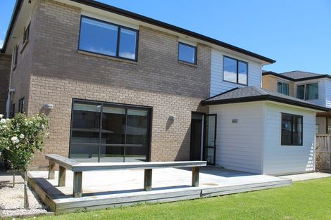 Photo of property in 11 Carrickdawson Drive, Flat Bush, Auckland, 2019
