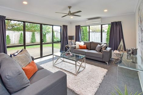 Photo of property in 7 Crannich Place, Wattle Downs, Auckland, 2103