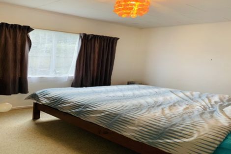 Photo of property in 1/2 Netherlands Avenue, Kelston, Auckland, 0602