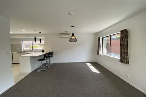 Photo of property in 1/92 Mirrabooka Avenue, Botany Downs, Auckland, 2010