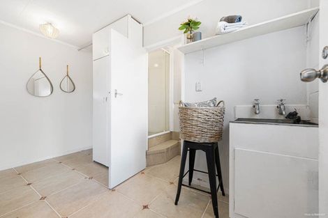 Photo of property in 33a Andrew Road, Howick, Auckland, 2010