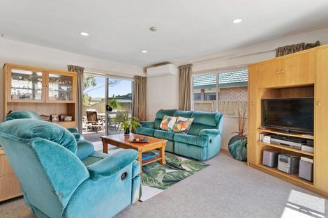 Photo of property in 35 Romana Crescent, Papamoa Beach, Papamoa, 3118