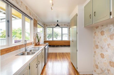 Photo of property in 581 Main North Road, Bay View, Napier, 4104