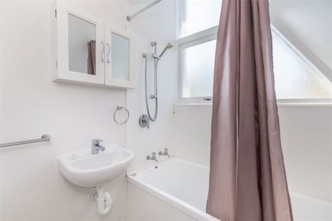 Photo of property in 74a Memorial Avenue, Ilam, Christchurch, 8053