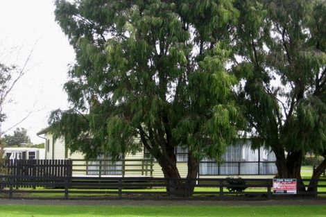 Photo of property in 11 Hutchins Street, Waitara, 4320