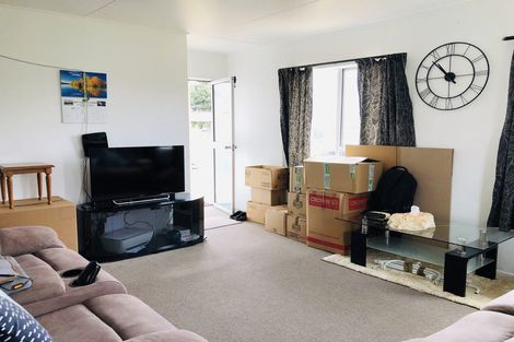 Photo of property in 2 Finlayson Avenue, Clendon Park, Auckland, 2103