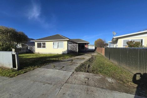 Photo of property in 6 Matthews Road, Wainuiomata, Lower Hutt, 5014