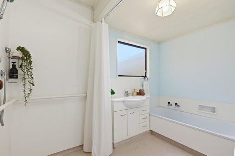Photo of property in 6a Compton Place, Mount Maunganui, 3116