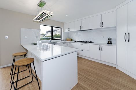 Photo of property in 421 West Coast Road, Glen Eden, Auckland, 0602