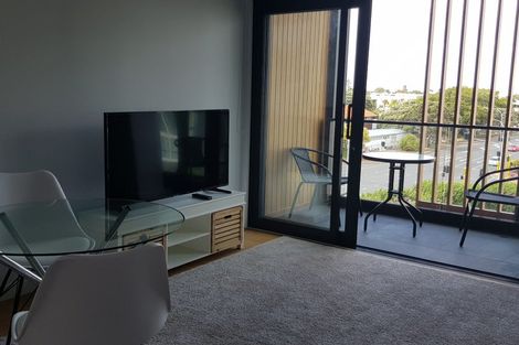 Photo of property in Frank Sargeson Apts, 404/74 Anzac Street, Takapuna, Auckland, 0622