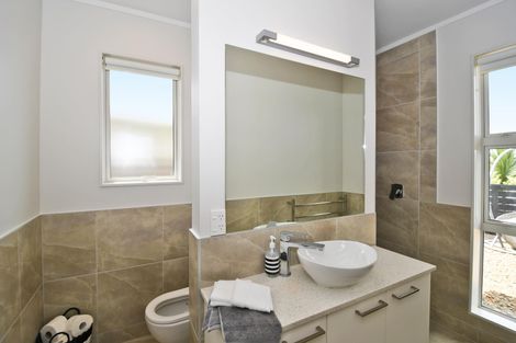 Photo of property in 12 Laly Haddon Place, Matakana, Warkworth, 0985