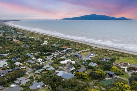 Photo of property in 276 Peka Peka Road, Peka Peka, Waikanae, 5391