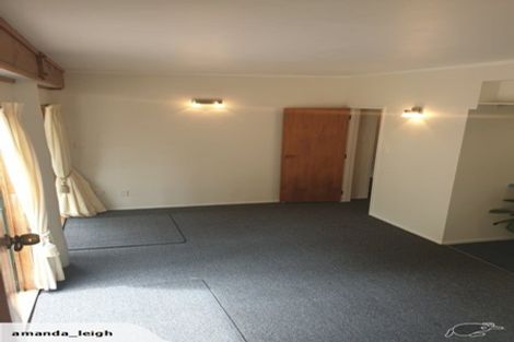 Photo of property in 87 Kauri Point Road, Laingholm, Auckland, 0604