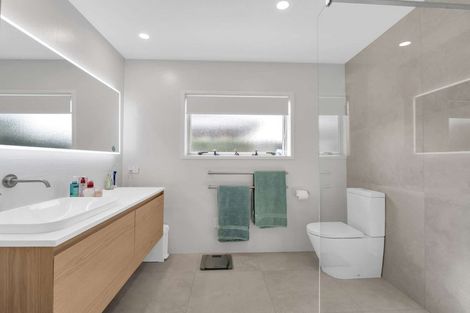 Photo of property in 21 Beachwater Drive, Papamoa Beach, Papamoa, 3118