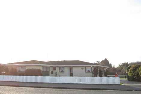 Photo of property in 26 West Plains Road, Waikiwi, Invercargill, 9810