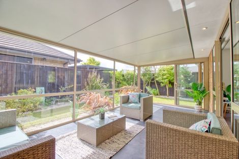 Photo of property in 33 Little Oaks Drive, Yaldhurst, Christchurch, 8042