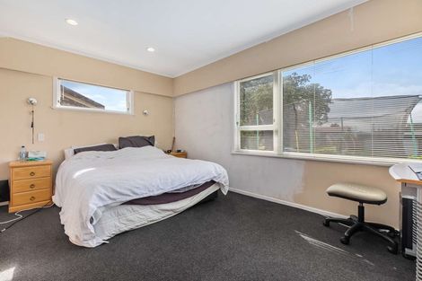 Photo of property in 128 Edgewater Drive, Pakuranga, Auckland, 2010