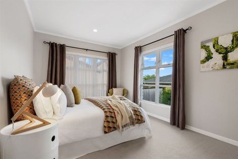 Photo of property in 2/227 Glenfield Road, Hillcrest, Auckland, 0627