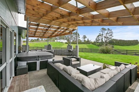 Photo of property in 350 Awai Road, Tarurutangi, New Plymouth, 4372