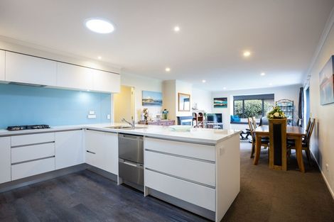 Photo of property in 25 Te Arakete Place, Hurworth, New Plymouth, 4310