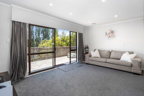 Photo of property in 32 John Street, Stokes Valley, Lower Hutt, 5019