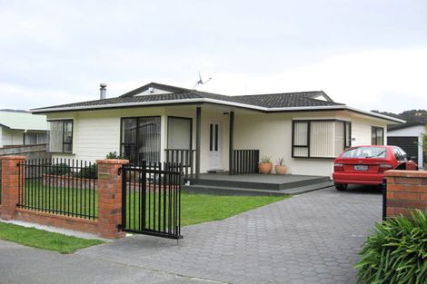 Photo of property in 33 Trelawney Road, Wainuiomata, Lower Hutt, 5014