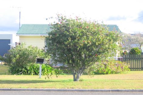 Photo of property in 215 Hetherington Road, Whangamata, 3620