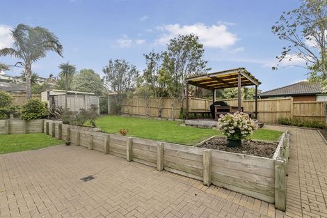 Photo of property in 54 Black Teal Close, Unsworth Heights, Auckland, 0632