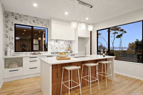 Photo of property in 13 Vazey Way, Hobsonville, Auckland, 0618