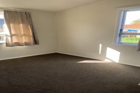 Photo of property in 33 Tuckers Road, Redwood, Christchurch, 8051
