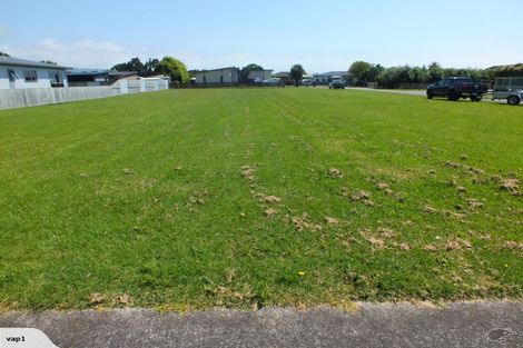 Photo of property in 13 Mylindas Road, Whakatiwai, Miranda, 2473