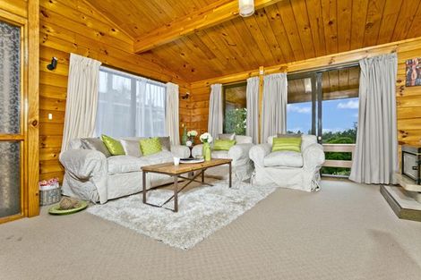 Photo of property in 19 Miraka Place, Birkenhead, Auckland, 0626