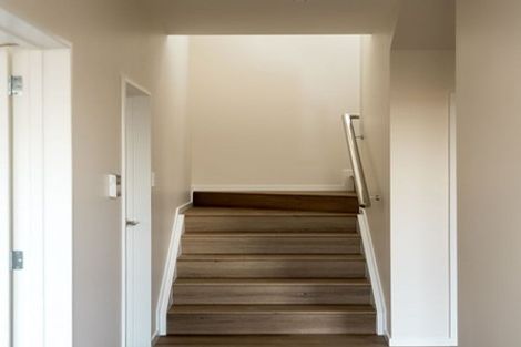 Photo of property in 1b Taupiko Place, Green Bay, Auckland, 0604