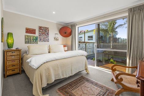 Photo of property in 2 Harakeke Place, Raglan, 3225