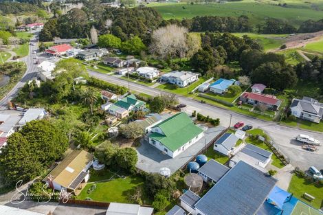 Photo of property in 12 Franklin Road, Paparoa, 0571