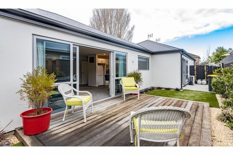 Photo of property in 2/36 Shirley Road, Richmond, Christchurch, 8013