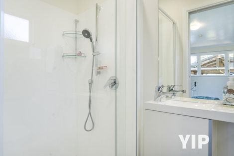 Photo of property in 10 Turville Crescent, Newlands, Wellington, 6037