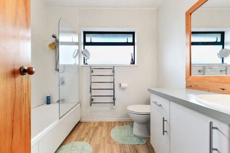 Photo of property in 61 Vardon Road, St Andrews, Hamilton, 3200