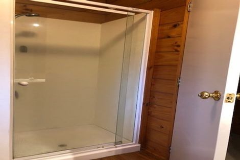 Photo of property in 25 Emlyn Place, Torbay, Auckland, 0630