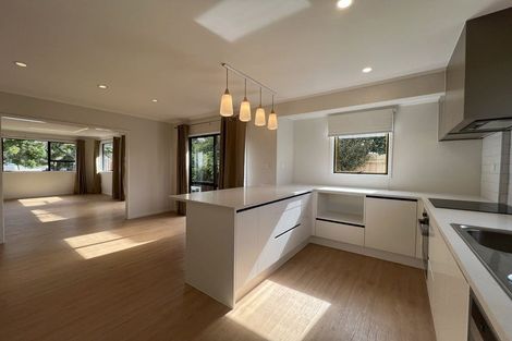 Photo of property in 107 Weatherly Road, Torbay, Auckland, 0630