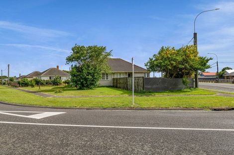 Photo of property in 2 Laurent Vc Street, Hawera, 4610