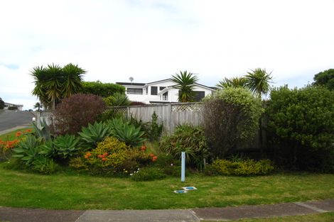 Photo of property in 49 Pacific Parade, Army Bay, Whangaparaoa, 0930