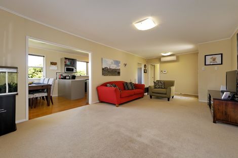 Photo of property in 79 La Rosa Street, Green Bay, Auckland, 0604