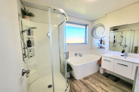 Photo of property in 8 Oakleigh Crescent, Oamaru North, Oamaru, 9400