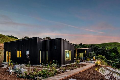 Photo of property in Tapuae, 21 Washer Road, Omata, New Plymouth, 4374